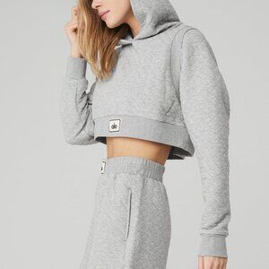 Alo Yoga Arena Quilted Crop Hoodie in GRAY